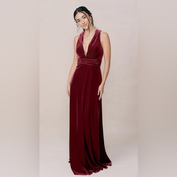 Revelry Dresses & Skirts - Revelry NWT Dylan Velvet Dress Plunging V-Neckline Crisscross Open Back Size 4